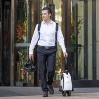 InMotion E20 Electric Elektrisk skoter - 450W effekt | 9,5Ah batteri | 13mph hastighet | 19mi räckvidd